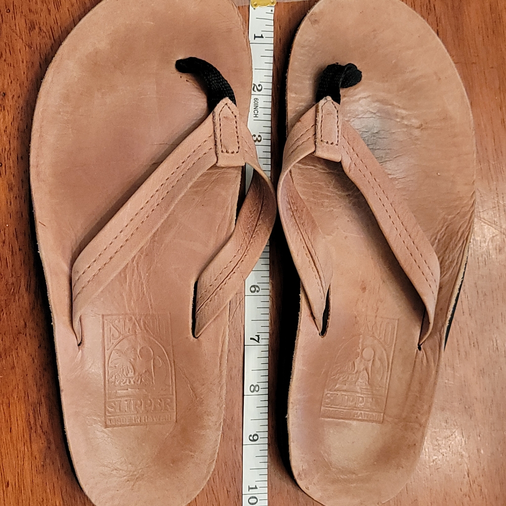 Island Slipper "authentic" Leather / Made In Hawaii. Tan Leather Flip Flops